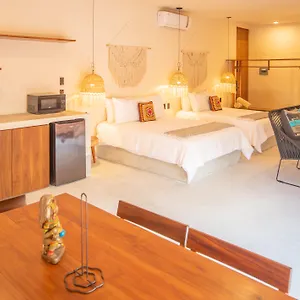 Hotel Nuee & Club